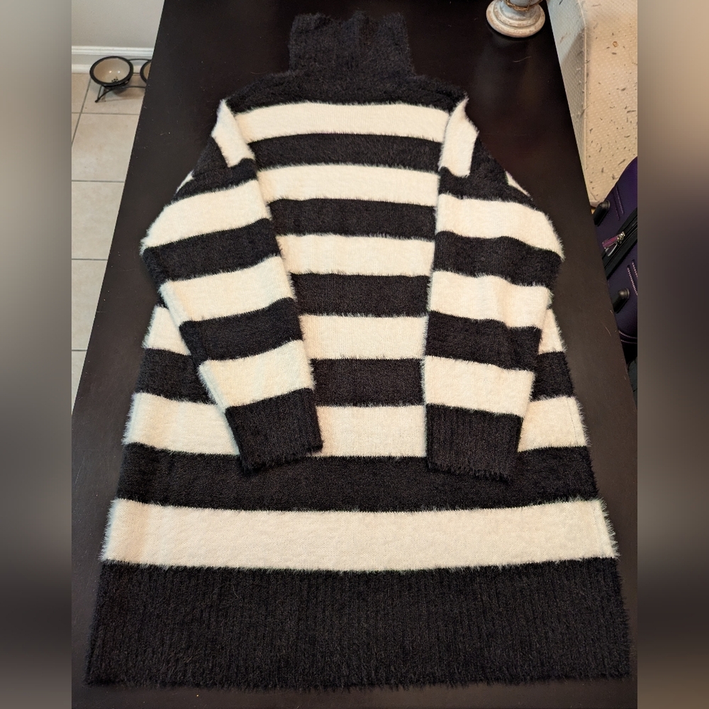 Dangerfield Ladies Turtleneck Sweater Size XL